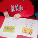 Child rading the books